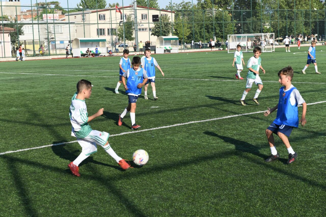 Bursa’da küçük kramponlar şampiyonluk için ter döktü