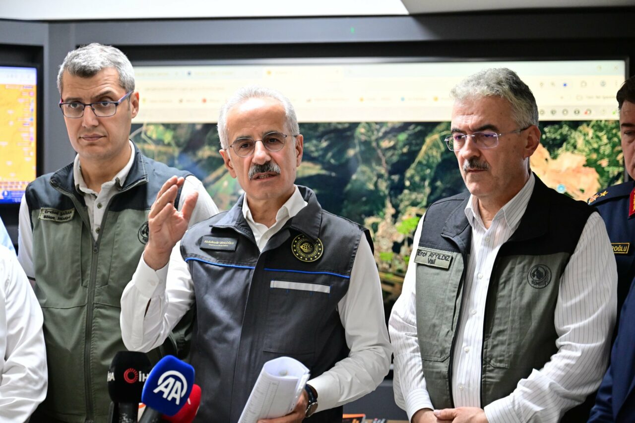 Bursa’daki orman yangınlarında son durum ne? Bakan Abdulkadir Uraloğlu’ndan açıklama