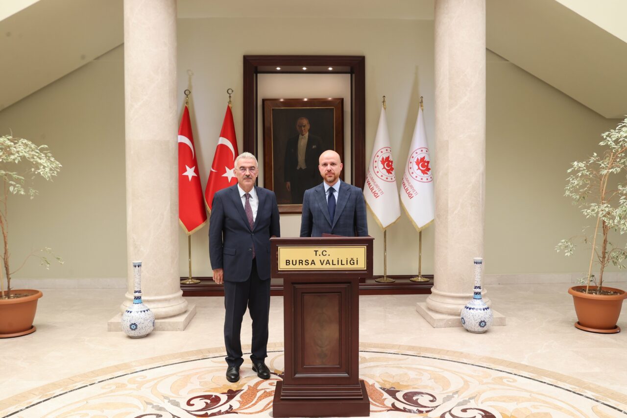 Bilal Erdoğan’dan Bursa Valisi Ayyıldız’a ziyaret Bilal Erdoğan’dan Bursa Valisi Ayyıldız’a ziyaret