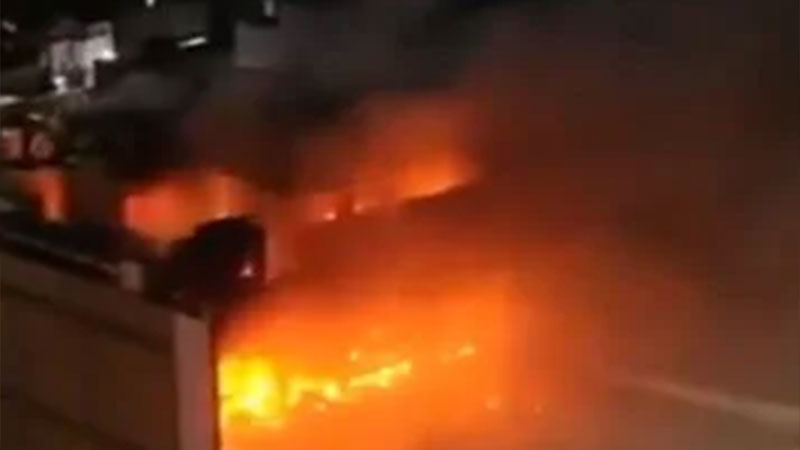 Alışveriş merkezinde yangın faciası: 50 ölü Alışveriş merkezinde yangın faciası: 50 ölü