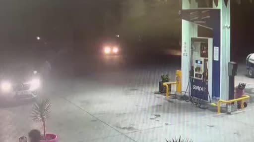 Bursa’daki yangın şüphelisinin görüntüleri çıktı! Benzinleri böyle almış Bursa’daki yangın şüphelisinin görüntüleri çıktı! Benzinleri böyle almış