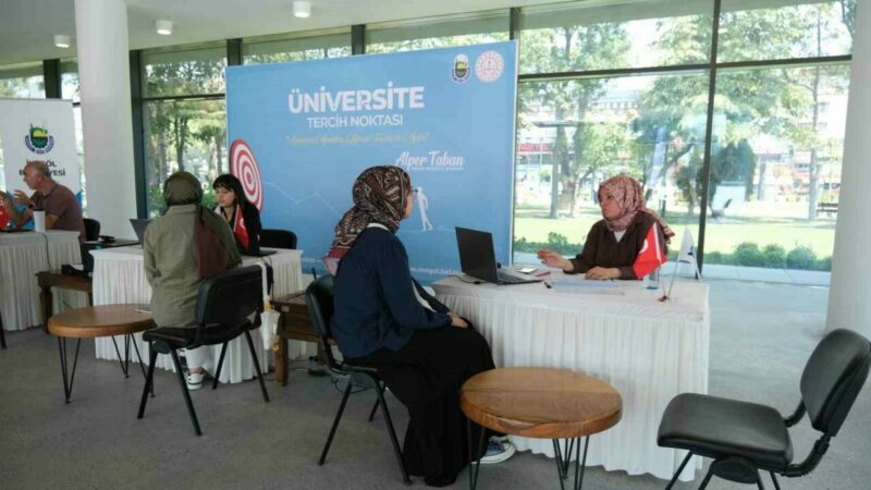 İnegöl Belediyesi’nden ücretsiz ’üniversite tercih danışmanlığı’ hizmeti İnegöl Belediyesi, üniversite tercihleri sırasında gençlere yardımcı olabilmek adına alanında