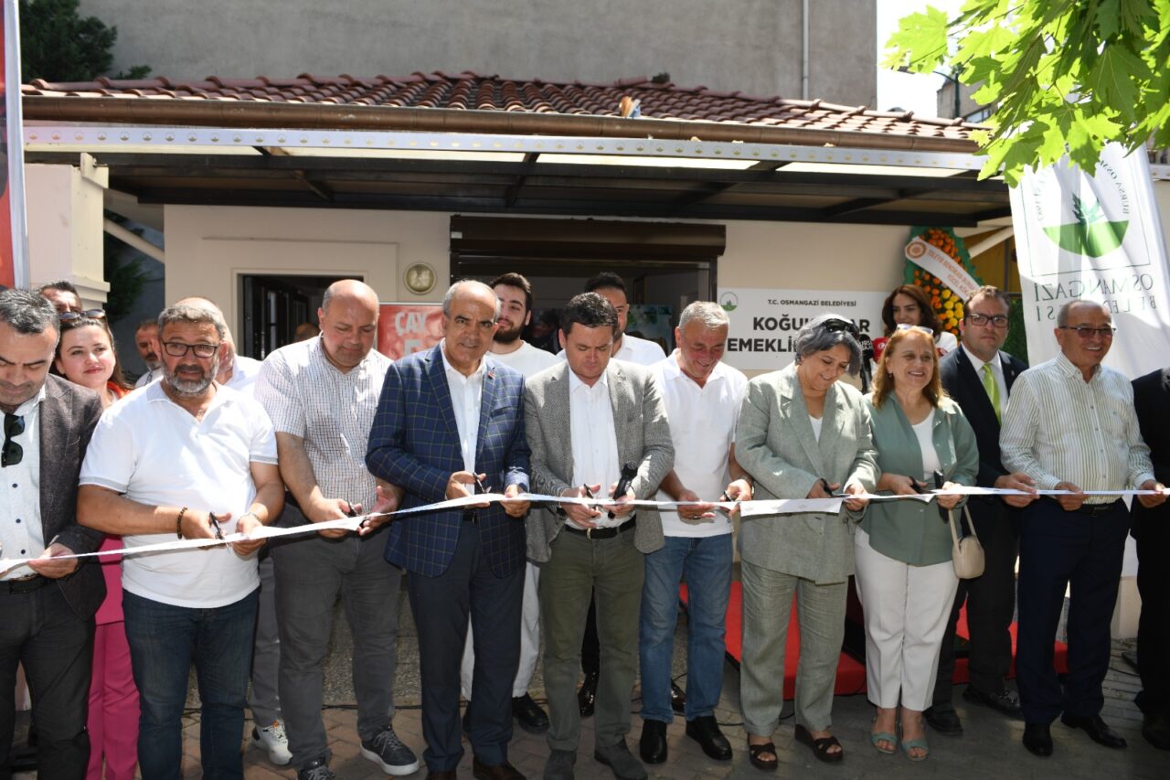 Bursa’da emeklilere yeni mekan: Burada çay 5 TL! Bursa’da emeklilere yeni mekan: Burada çay 5 TL!