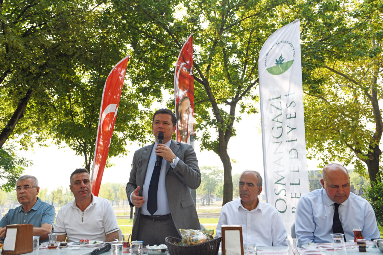 Başkan Aydın, Zafer Mahallesi’nde vatandaşla kahvaltıda buluştu Başkan Aydın, Zafer Mahallesi’nde vatandaşla kahvaltıda buluştu