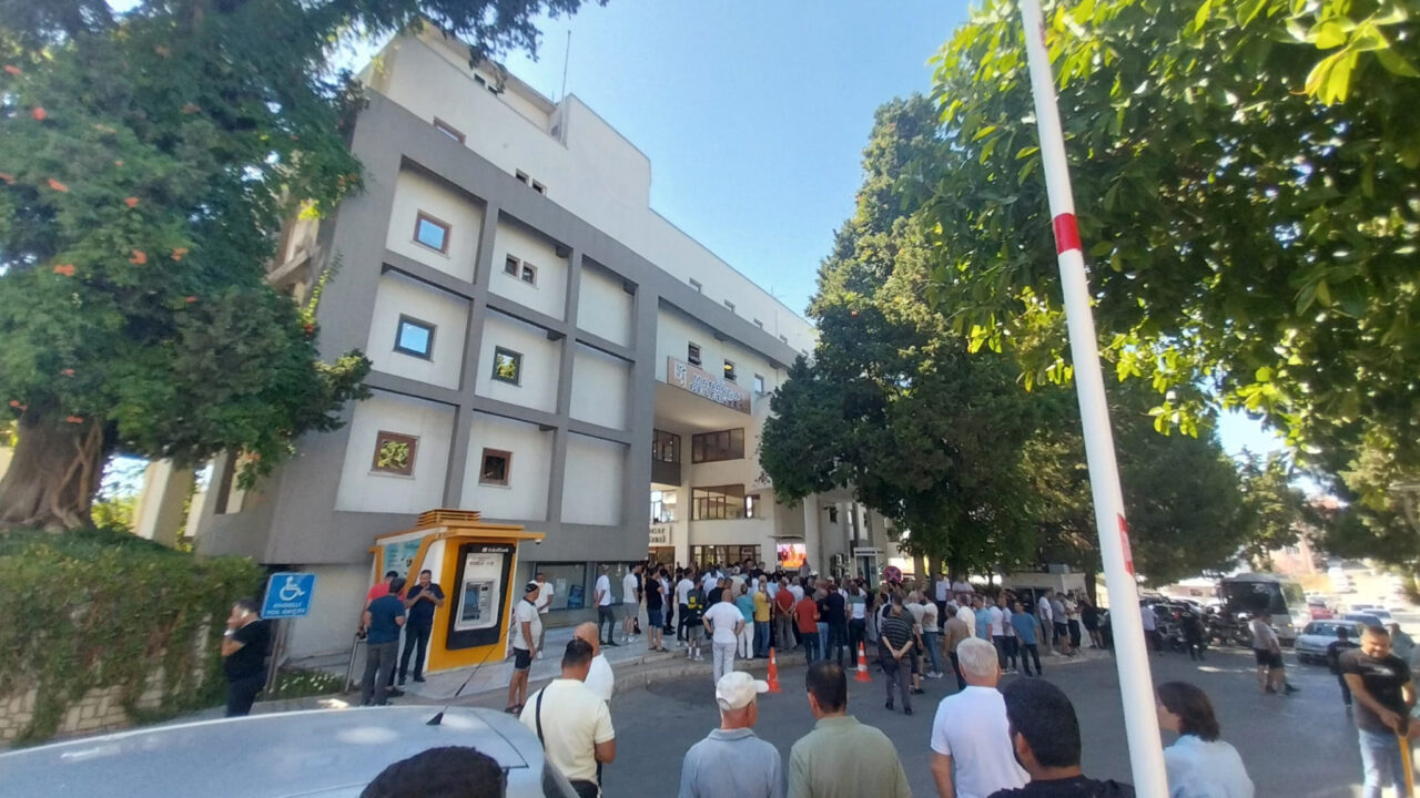 Manavgat Belediyesi’ne ‘yolsuzluk’ operasyonu Manavgat Belediyesi’ne ‘yolsuzluk’ operasyonu