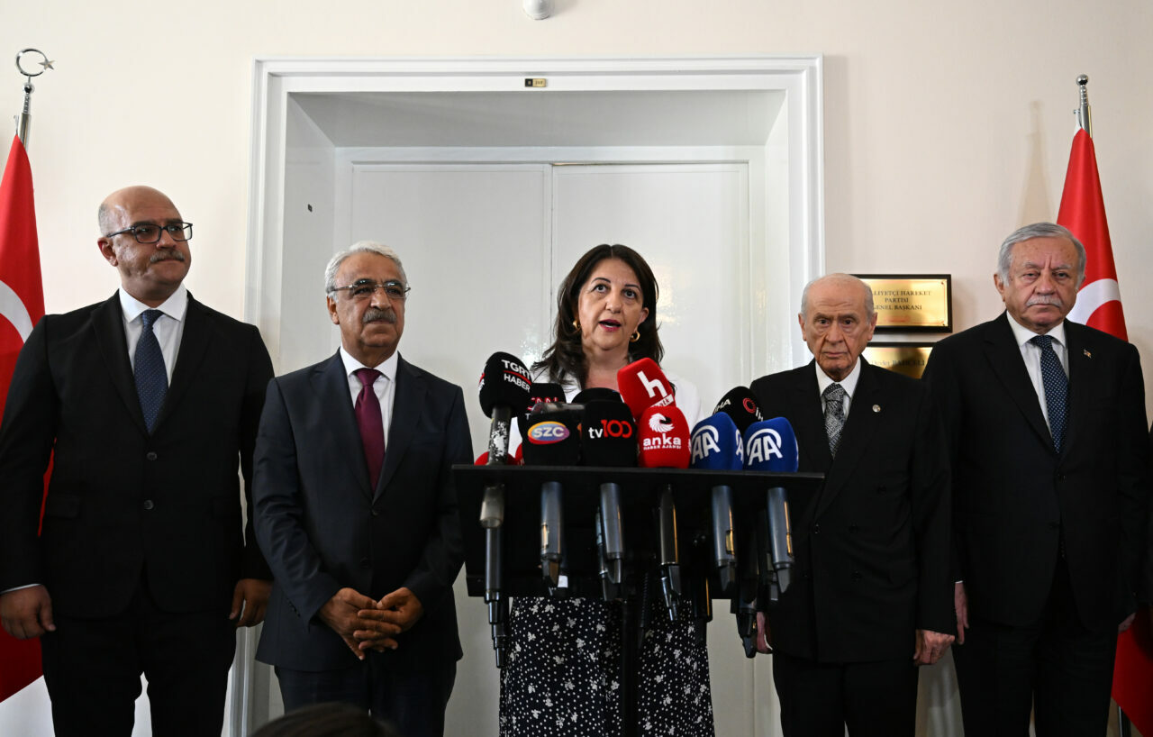 MHP lideri Bahçeli, DEM Parti heyetini kabul etti