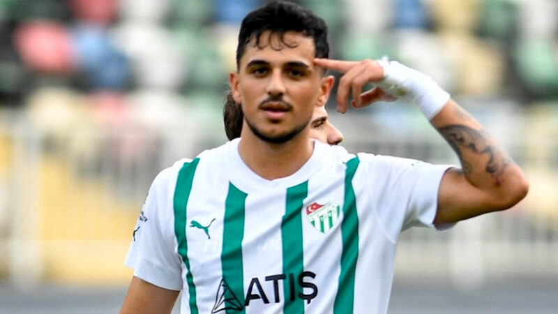 Bursaspor’un 3. Lig şampiyonluğunda pay sahibi isimlerden olan forvet oyuncusu