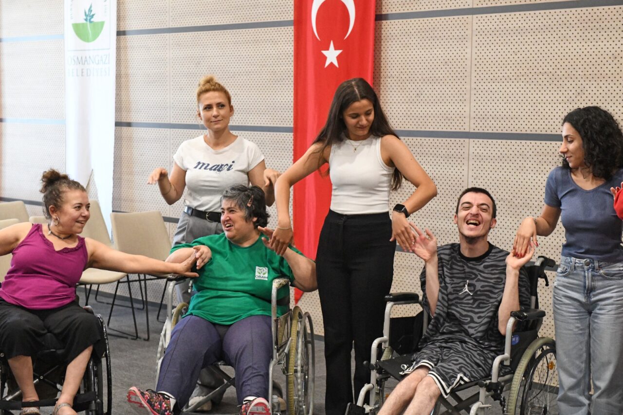 OBAM’da özel bireyler sanat ve müzikle buluştu OBAM’da özel bireyler sanat ve müzikle buluştu