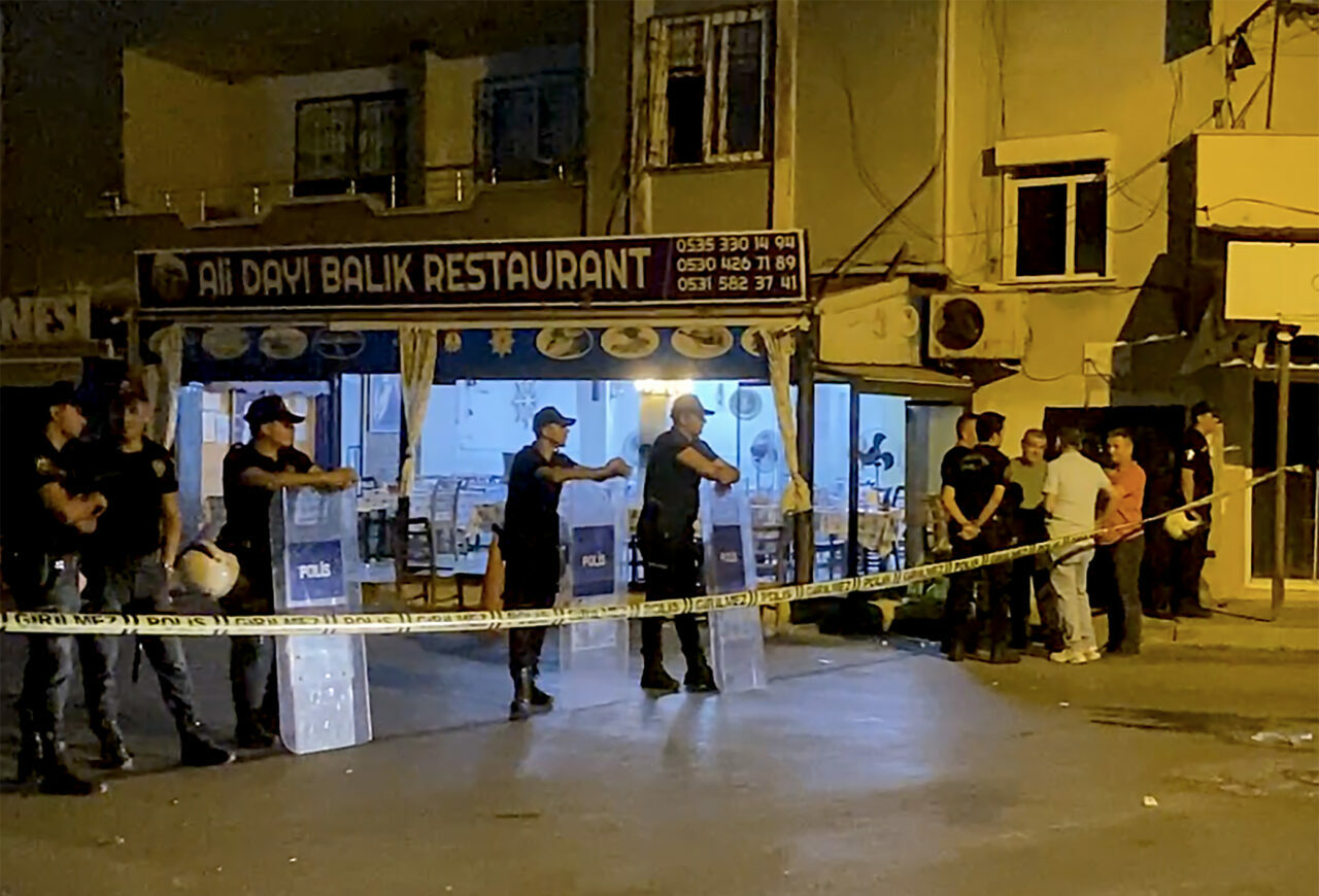 Restoranda ‘hesap’ tartışması kavgaya dönüştü Restoranda ‘hesap’ tartışması kavgaya dönüştü