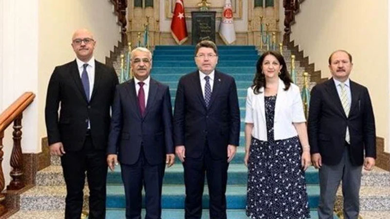 İmralı heyetinden Bakan Tunç’a ziyaret İmralı heyetinden Bakan Tunç’a ziyaret