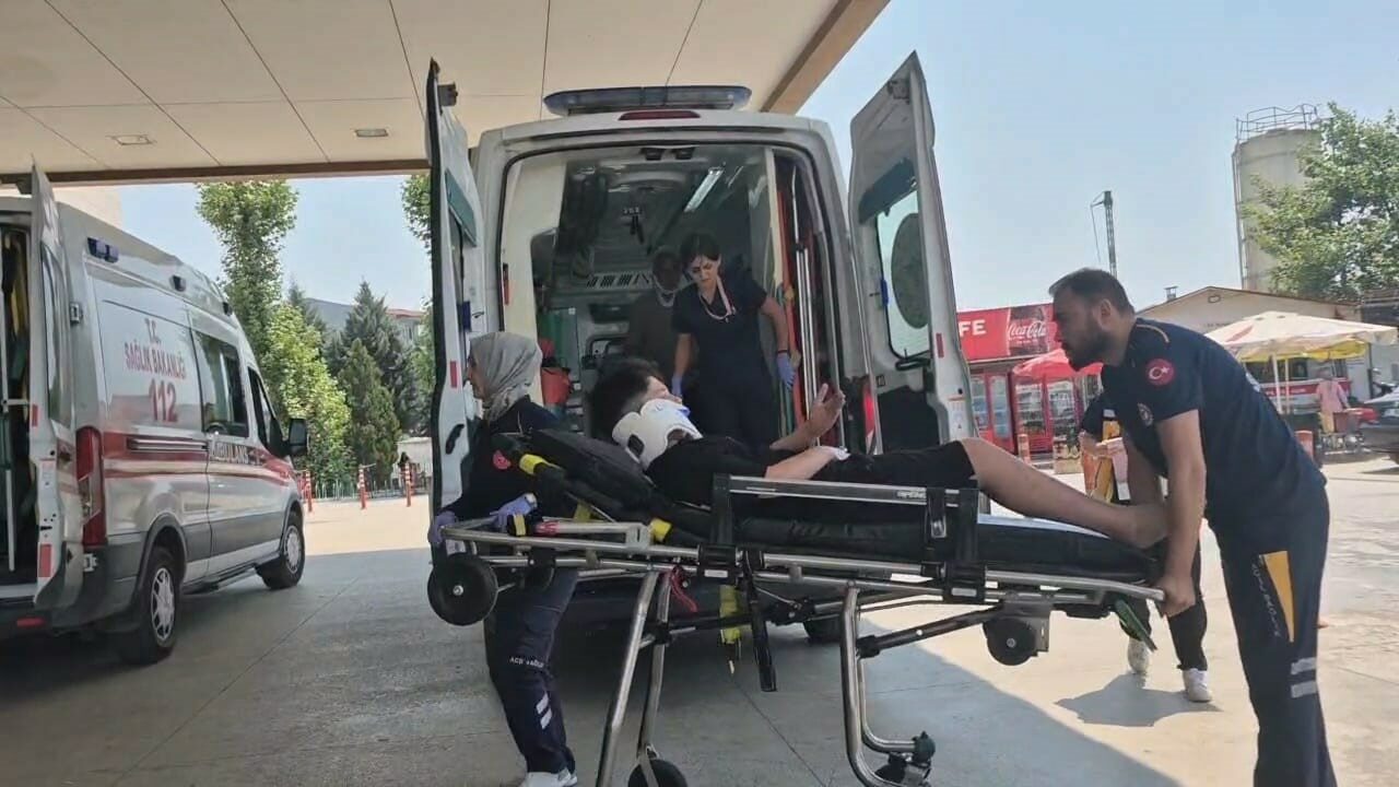 Bursa’da minibüs şarampole yuvarlandı