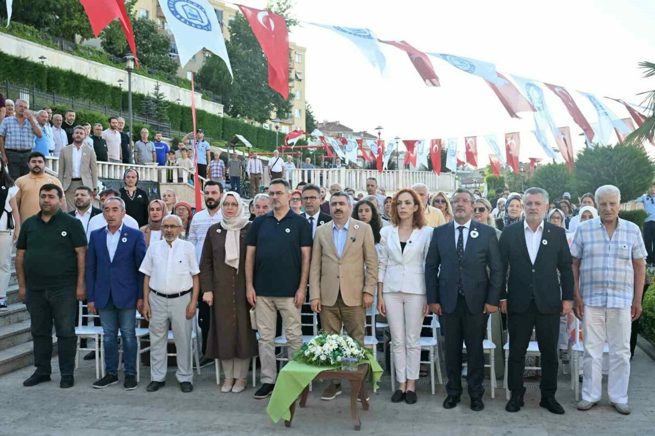 Bursa, soykırımın 30.yılında tek yürek oldu Bursa, soykırımın 30.yılında tek yürek oldu