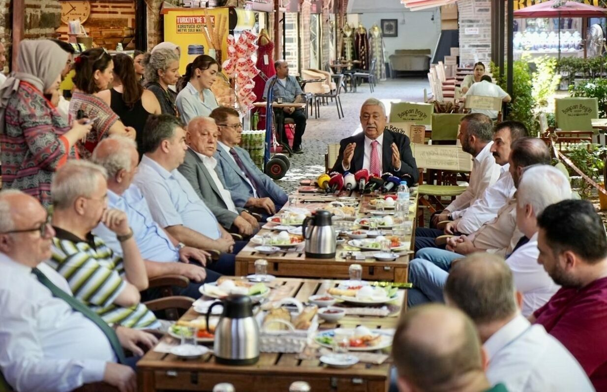 TESK Başkanı Palandöken, Bursa’da! Esnaf ve sanatkar için destek talebi TESK Başkanı Palandöken, Bursa’da! Esnaf ve sanatkar için destek talebi