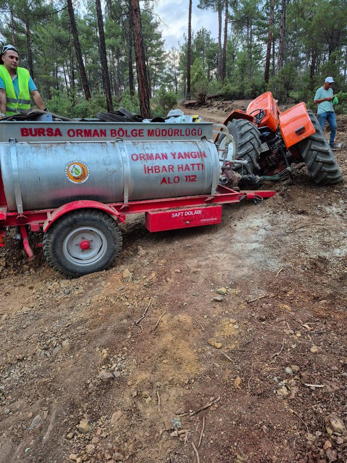 Bursa’daki yangında parçalanan traktörüyle Türkiye’nin konuştuğu çiftçi için göz yaşartan destek