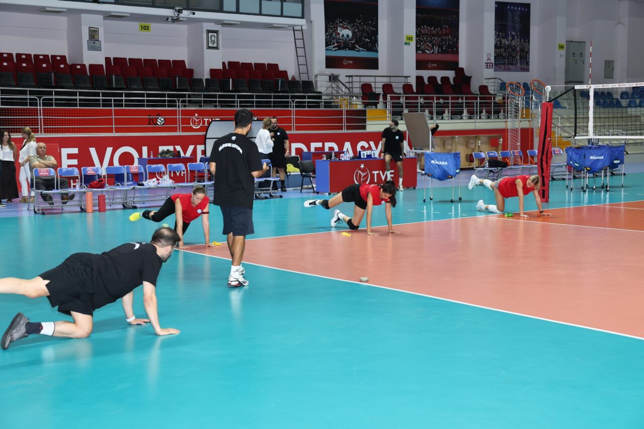 Nilüfer Belediyespor Eker Kadın Voleybol Takımı yeni sezon hazırlıklarına başladı