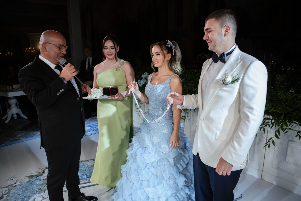 Zeynep Sevük ve Baha Gürler evliliğe ilk adımı attı!