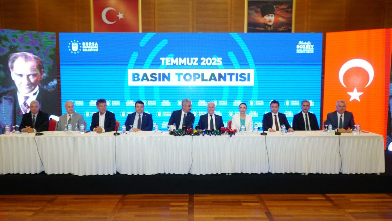 Bursa’da Başkan Bozbey ve belediye başkanları açıklamalarda bulunuyor