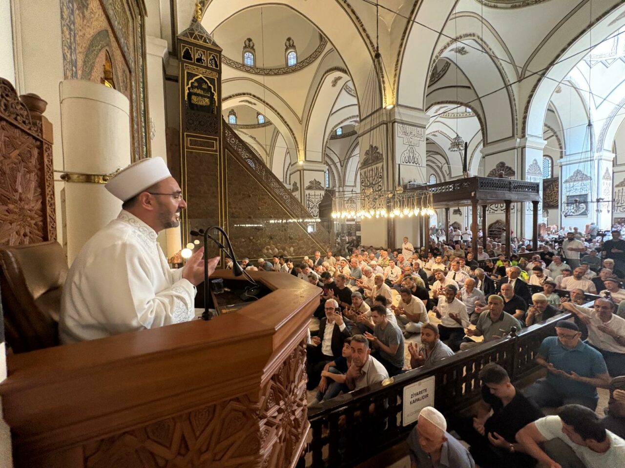 15 Temmuz şehitleri Bursa Ulucami’de dualarla anıldı 15 Temmuz şehitleri Bursa Ulucami’de dualarla anıldı