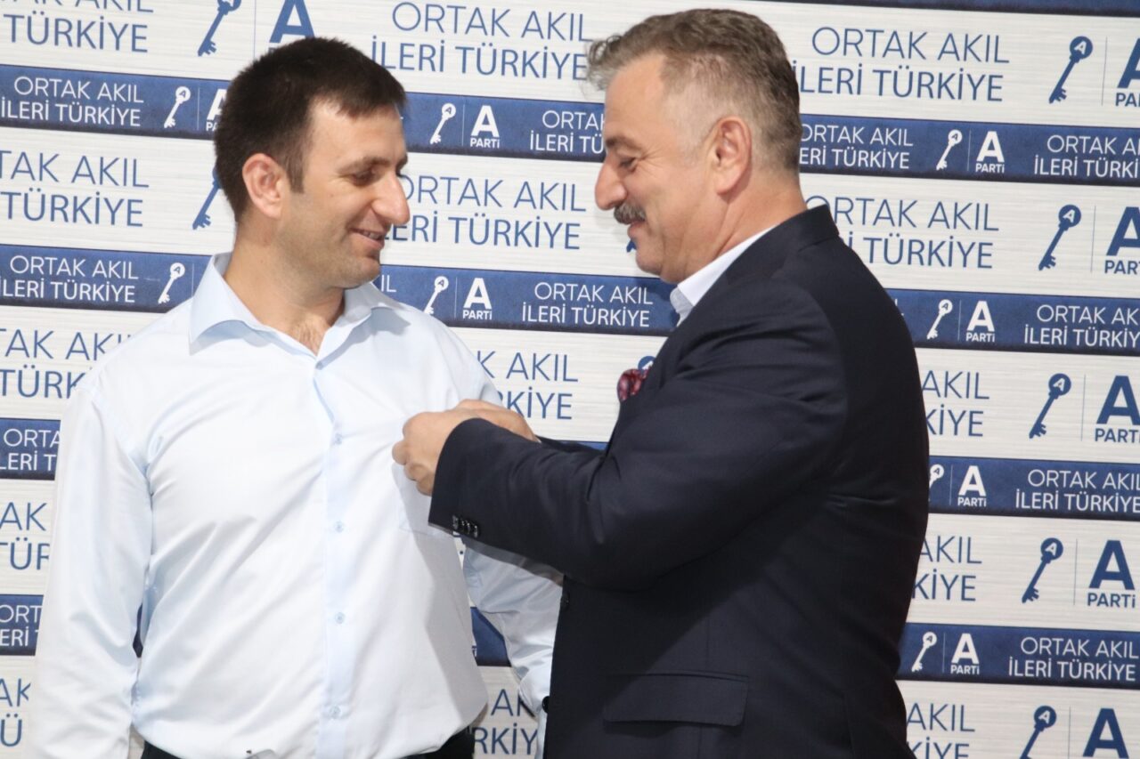 Bursa Karacabey’de 120 kişi Anahtar Parti’ye katıldı