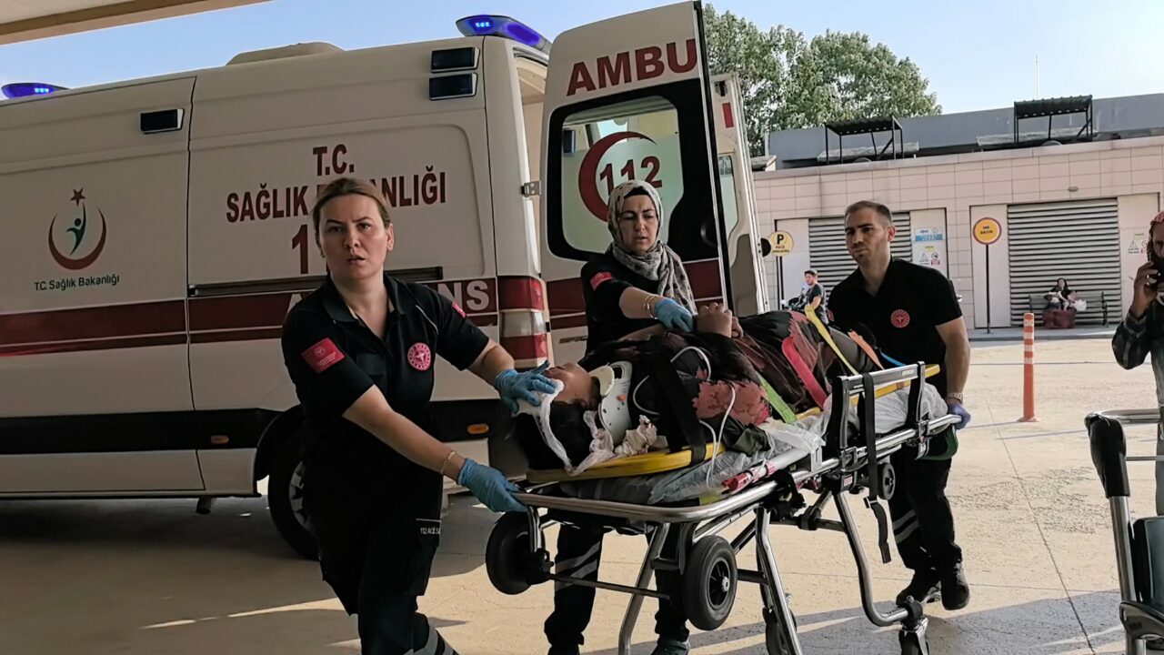 Yer: Bursa… Seyir halindeki kamyonetten düştü Yer: Bursa… Seyir halindeki kamyonetten düştü