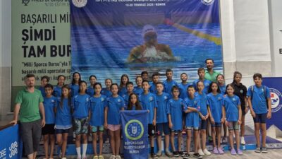 Bursa Büyükşehir Belediyesporlu kulaçlar madalyaları topladı