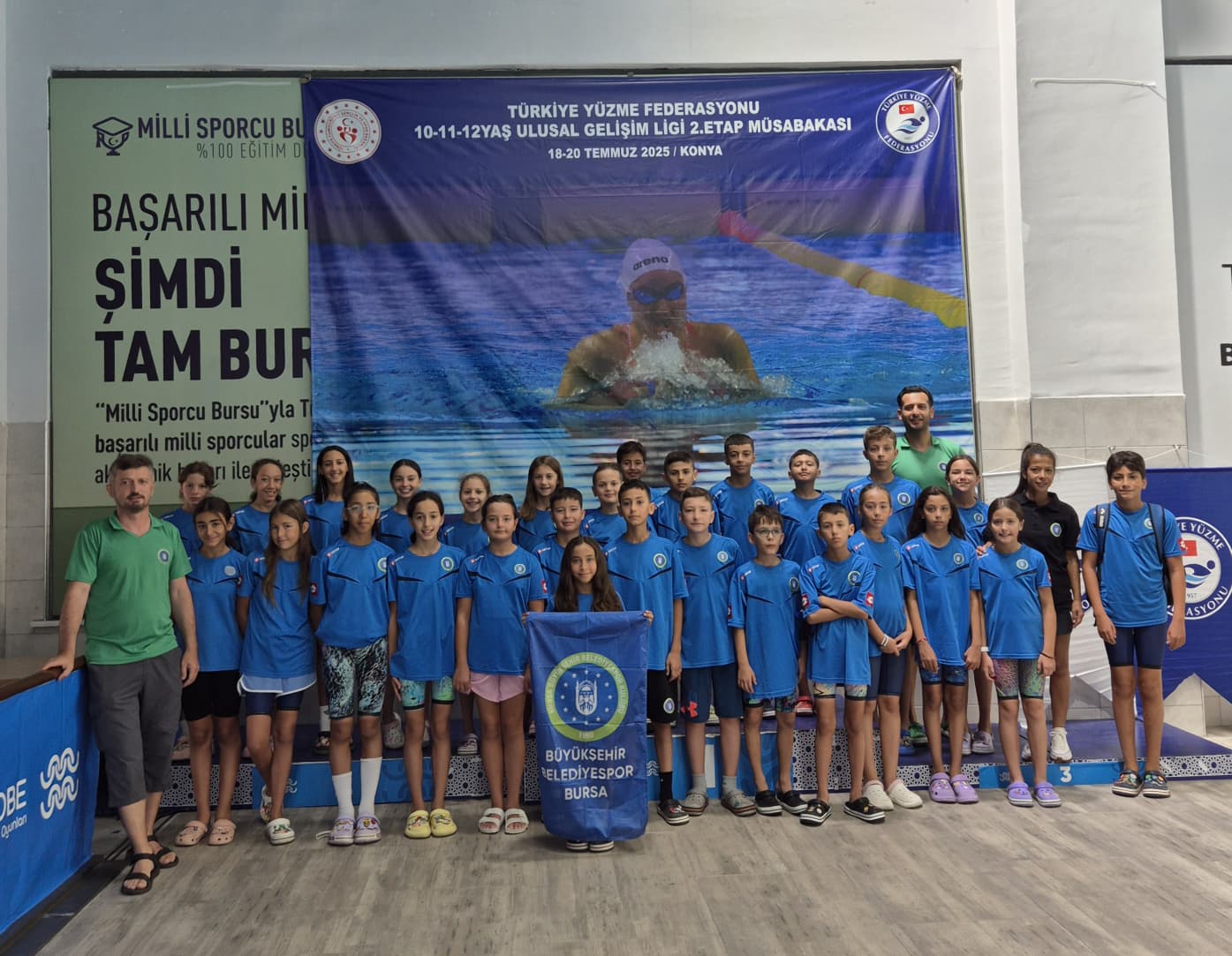 Bursa Büyükşehir Belediyesporlu kulaçlar madalyaları topladı