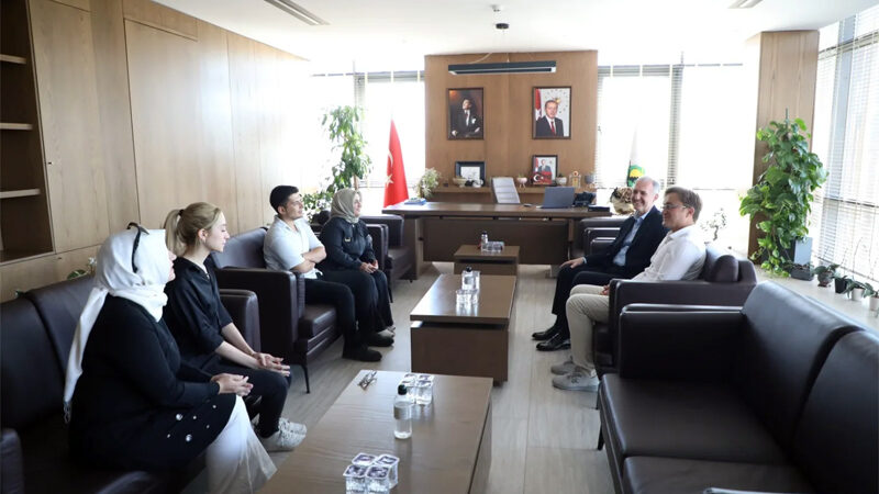 Nöbetçi Kitaphaneler meyvelerini vermeye devam ediyor İnegöl Belediyesi’nin Nöbetçi Kitaphanelerinde sınava hazırlanarak İstanbul Teknik Üniversitesini kazanan