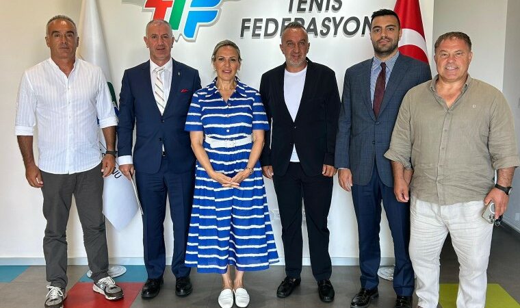 Tenis Kulüpleri Birliği’nden TTF Başkanı Müderrisgil’e ziyaret Tenis Kulüpleri Birliği Başkanı Seyhan Heb, Başkan Yardımcısı Köksal Genç