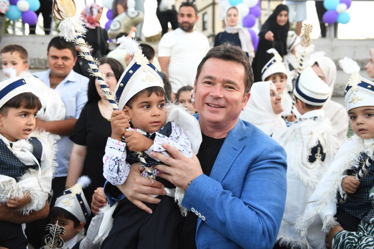 Bursa merkezde sünnet şöleni Bursa merkezde sünnet şöleni