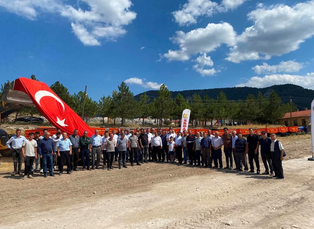 Bursa’nın bu köyüne 4 milyon liralık armağan Bursa’nın bu köyüne 4 milyon liralık armağan