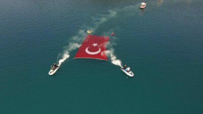30 Ağustos’a özel: Türk Bayrağı mavi sularda
