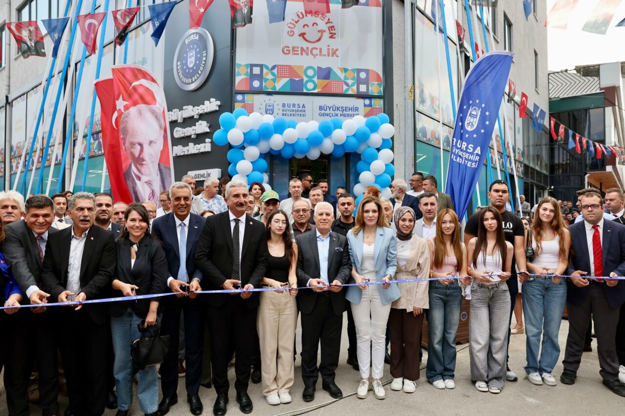 Bursa’da gençliğe büyük yatırım! Törenle açıldı…
