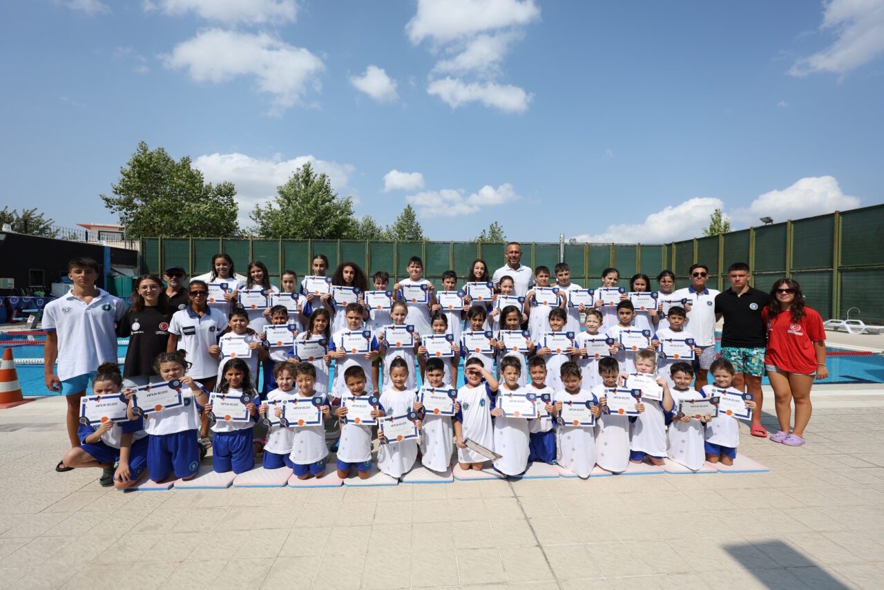 Bursa Büyükşehir Yaz Okulları’nda sertifika heyecanı Bursa Büyükşehir Yaz Okulları’nda sertifika heyecanı