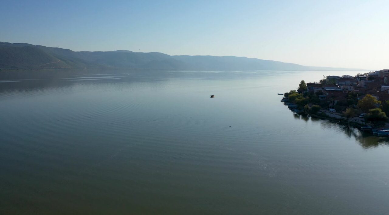 Uluabat Gölü’nde sıfır kirlilik yolculuğu başlıyor! 100 Bin Euro hibe… Uluabat Gölü’nde sıfır kirlilik yolculuğu başlıyor! 100 Bin Euro hibe…