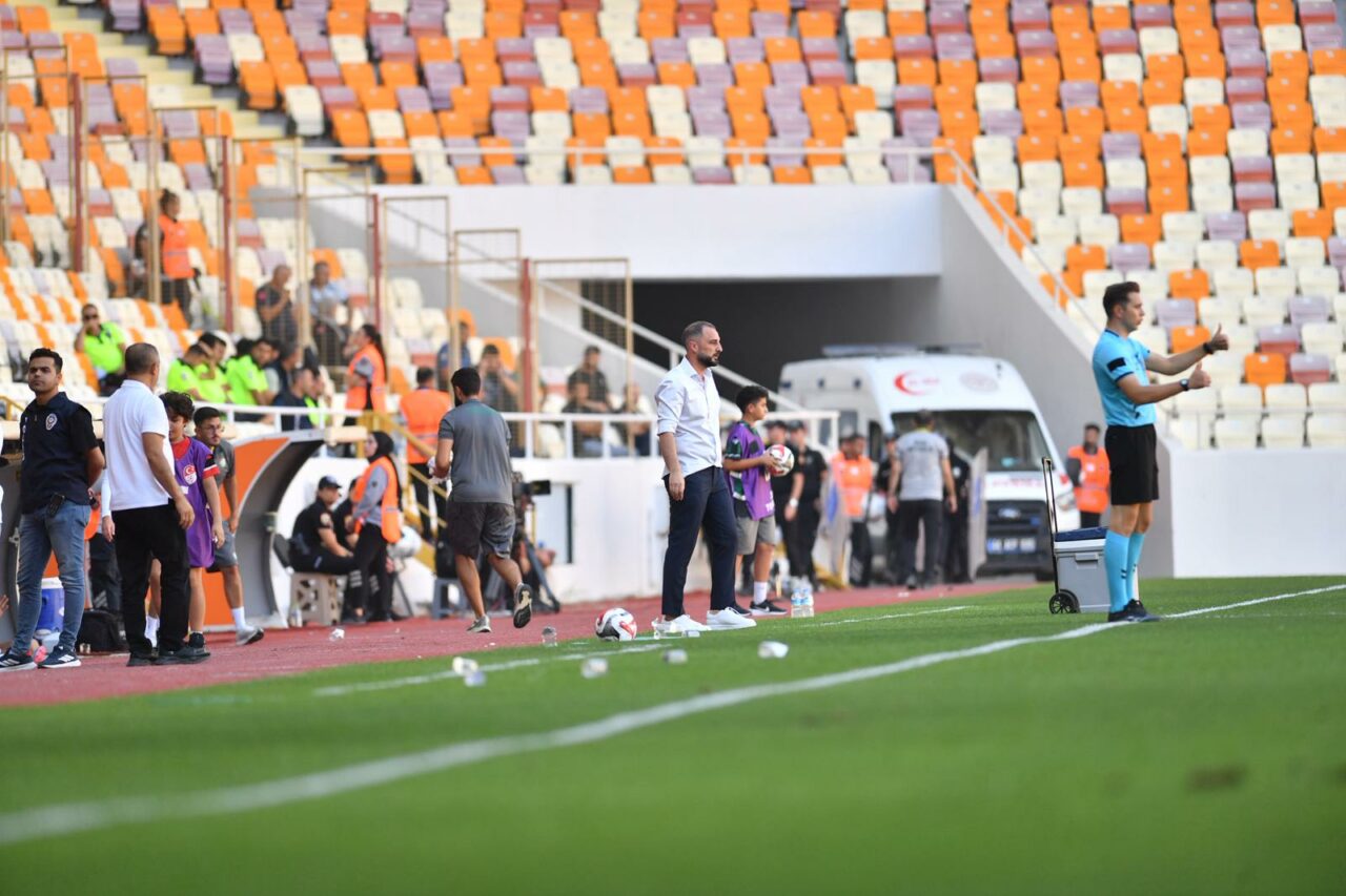 Bursaspor’un hocası Çağlayan’dan yeni hedef Bursaspor’un hocası Çağlayan’dan yeni hedef