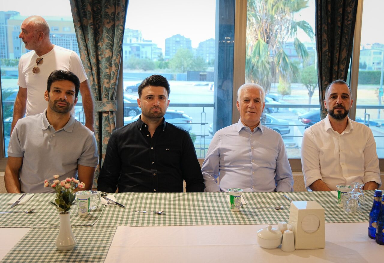 Başkan Bozbey’den Bursaspor’a ziyaret Başkan Bozbey’den Bursaspor’a ziyaret
