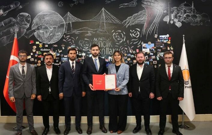 Olay Gazetesi Yazarı Ahmet Emin Yılmaz, bugünkü köşe yazısında AK