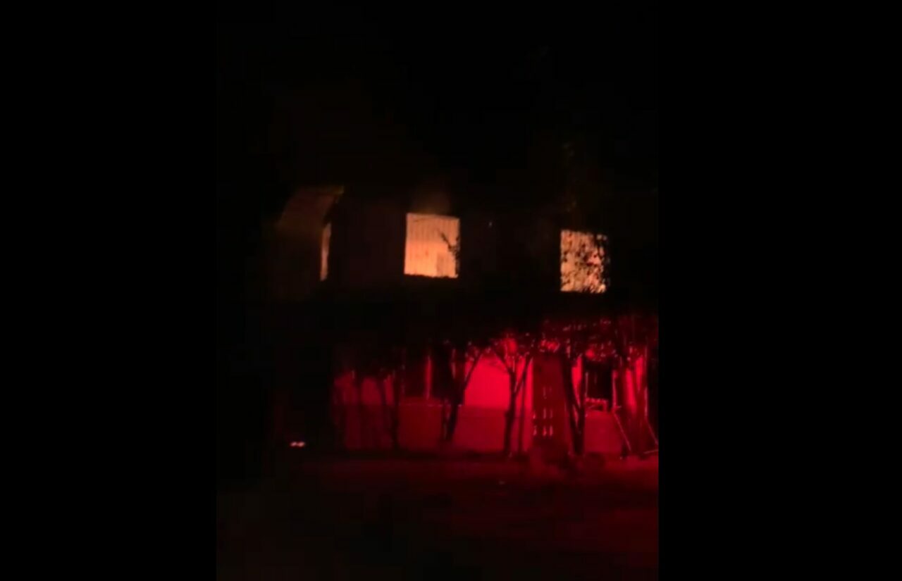 500 TL’lik şofben için kiracılarını öldüren çiftin evi yandı 500 TL’lik şofben için kiracılarını öldüren çiftin evi yandı