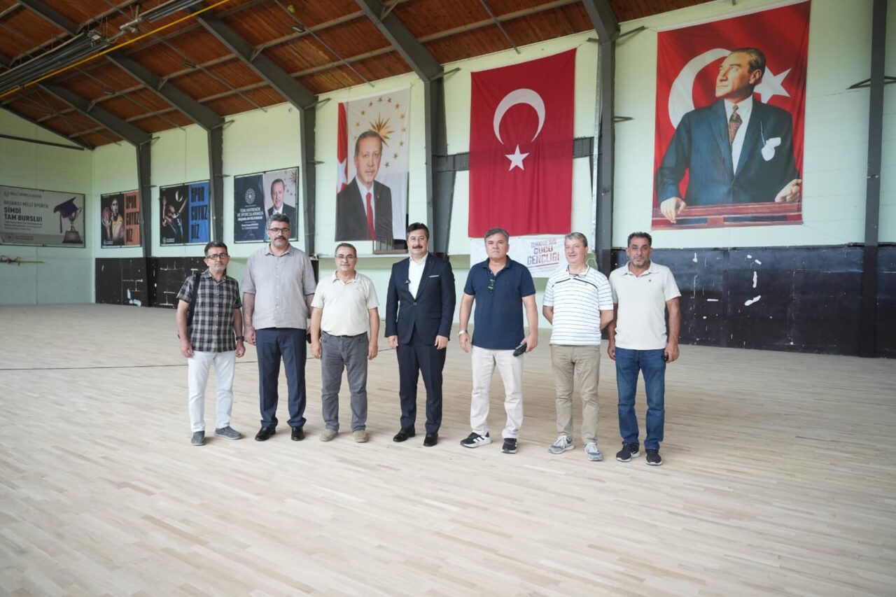 Yenişehir Spor Salonu yenileniyor Yenişehir Spor Salonu yenileniyor