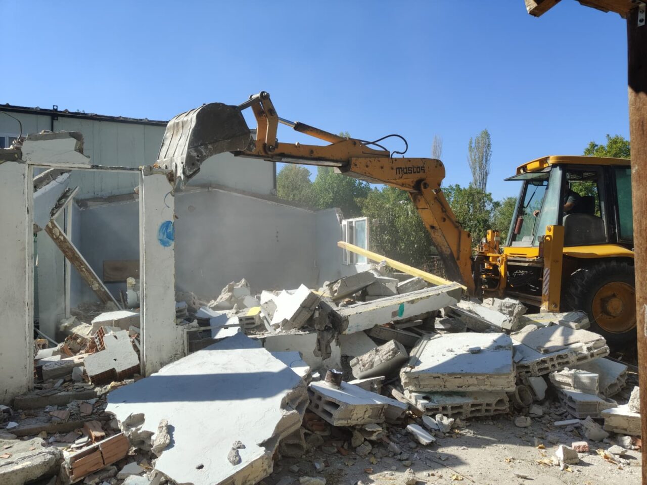 Bursa’da 14 kaçak yapıya yıkım!