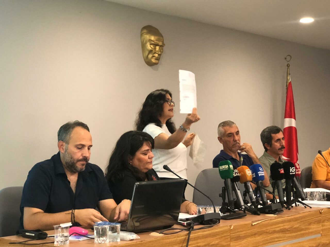 Bursa Mimarlar Odası toplantısında Bursaspor gerilimi Bursa Mimarlar Odası toplantısında Bursaspor gerilimi