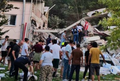 Balıkesir’de yıkılan binalar var