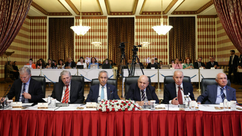 Eski Meclis Başkanları komisyonda "Terörsüz Türkiye" hedefi doğrultusunda TBMM'de kurulan Milli Dayanışma, Kardeşlik ve