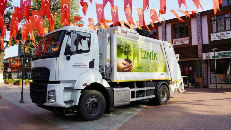 Bakanlık’tan Bursa’ya destek: Hibe edildi… Çevre, Şehircilik ve İklim Değişikliği Bakanlığı tarafından İznik Belediyesi’ne çöp
