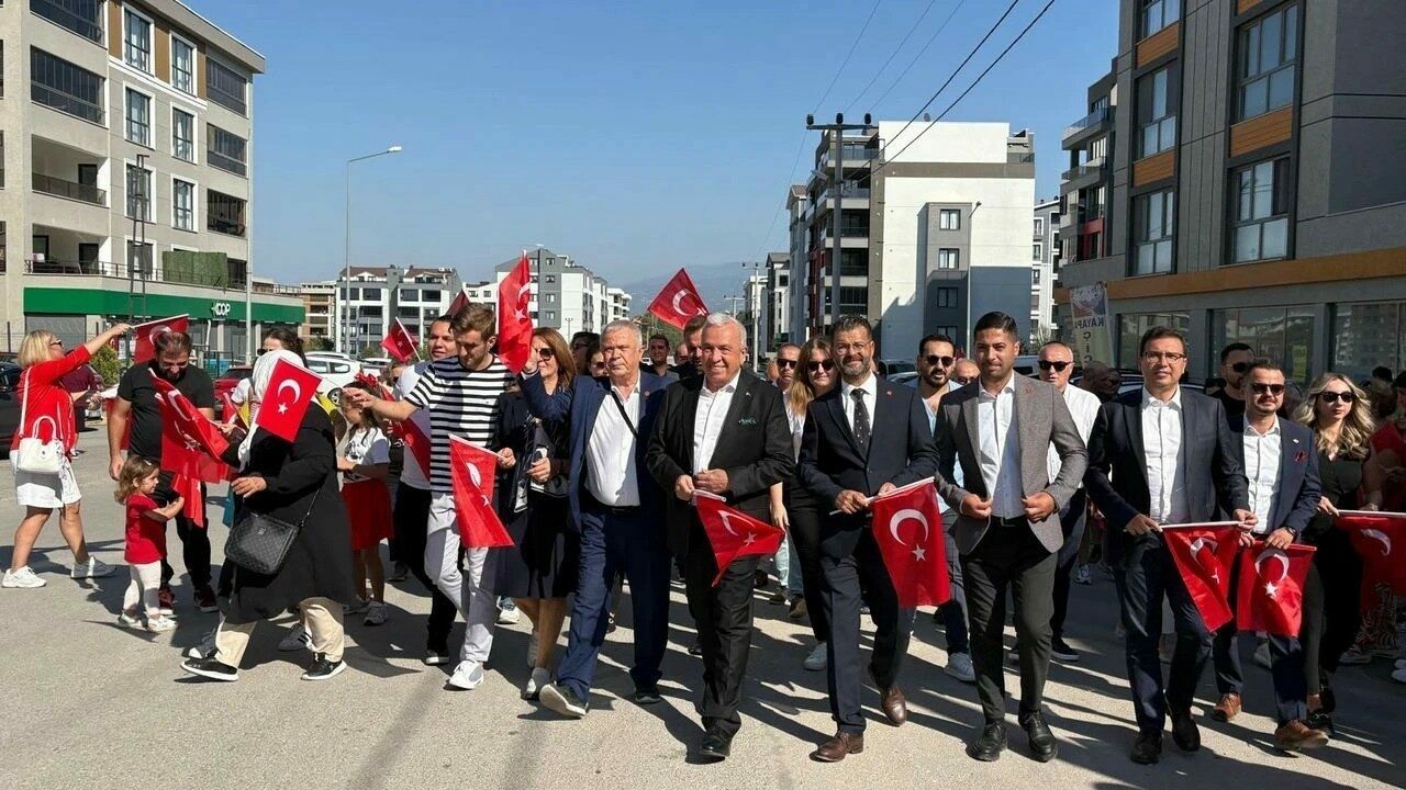 Bursa Nilüfer’de coşkulu 30 Ağustos yürüyüşü Bursa Nilüfer’de coşkulu 30 Ağustos yürüyüşü