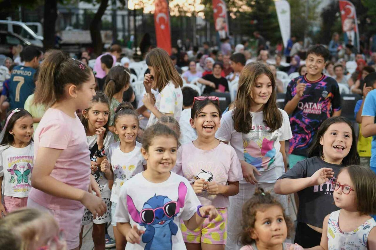 Bursa Osmangazi’de yaz etkinlikleri dolu dolu geçti Bursa Osmangazi’de yaz etkinlikleri dolu dolu geçti