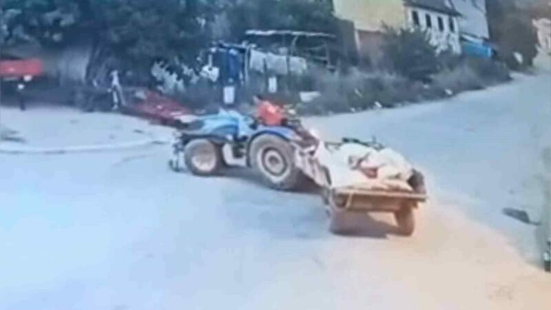 Bursa’da 2 yaşındaki çocuk traktörün altında kaldı! Görüntüleri ortaya çıktı Bursa’nın İnegöl ilçesinde, dün babasının kullandığı traktörün altında kalan 2