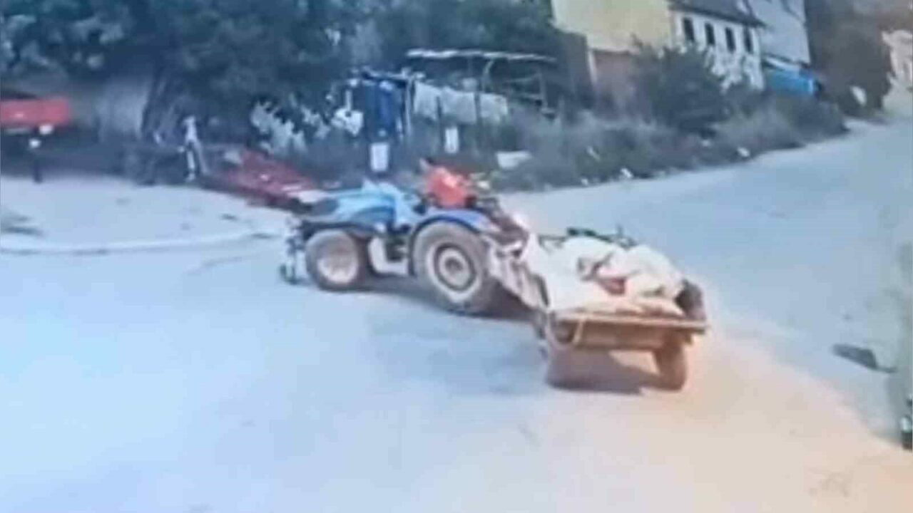 Bursa’da 2 yaşındaki çocuk traktörün altında kaldı! Görüntüleri ortaya çıktı