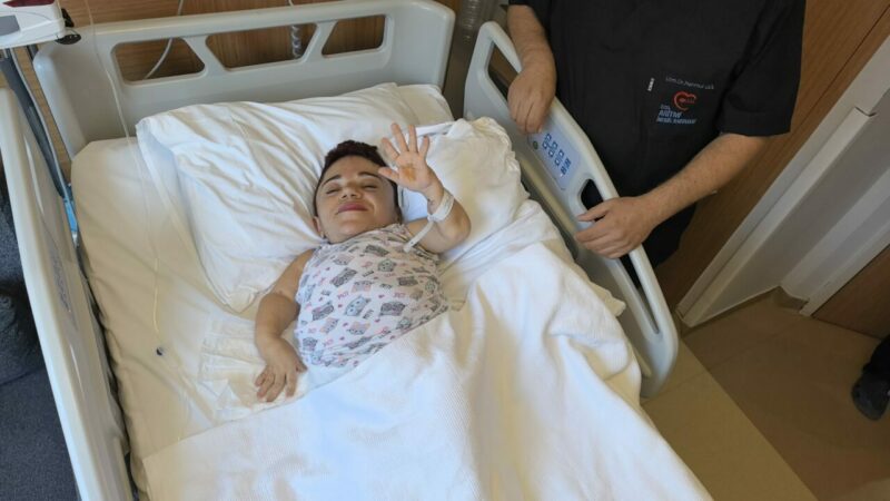 Bursa'da Akondroplazi rahatsızlığı ile dünyaya gelen, 80 santim uzunluğunda, 24