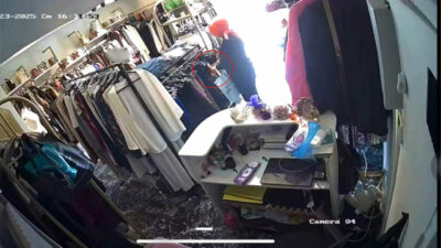 Bursa’da 5 bin liralık gömleği çaldı! O anlar kamerada